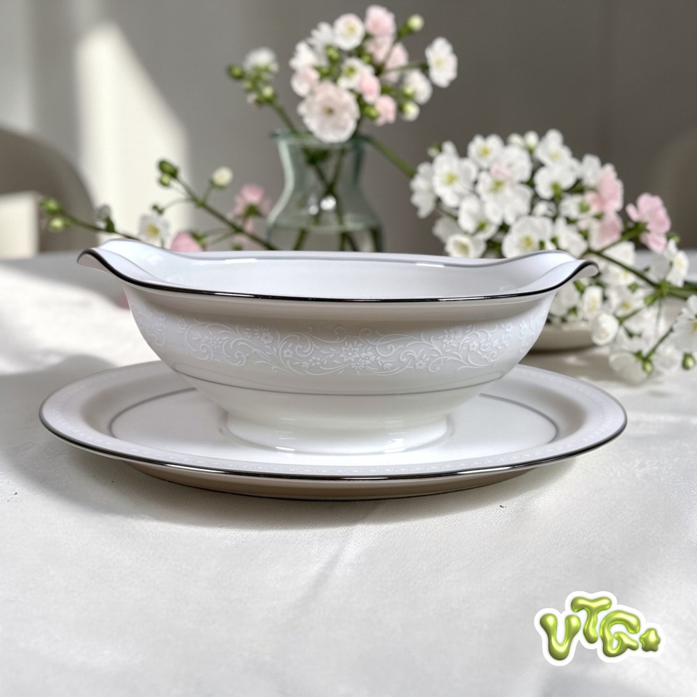 VINTAGE 1970s NORITAKE Sorrento 7565‎ Gravy Boat Attached Underplate